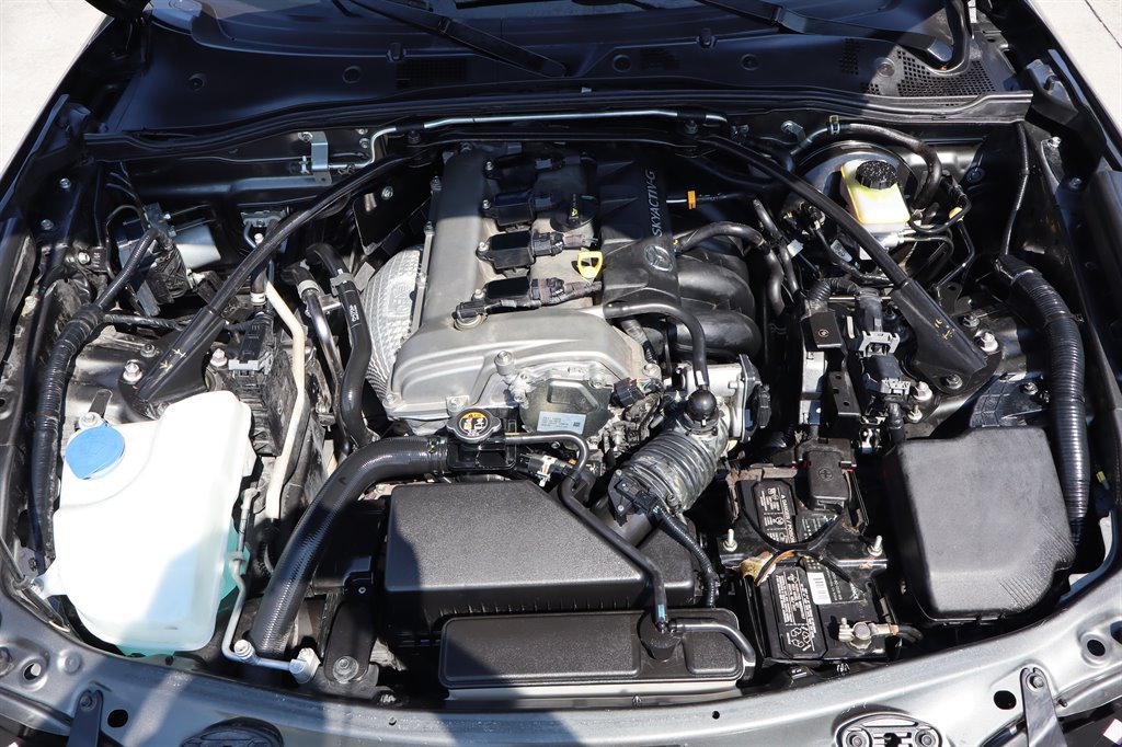 Used 2020 MAZDA MX-5 Miata RF Club RWD image 45