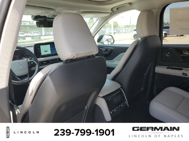 New 2025 Lincoln Aviator 2WD w/ Equipment Group 101A image 21