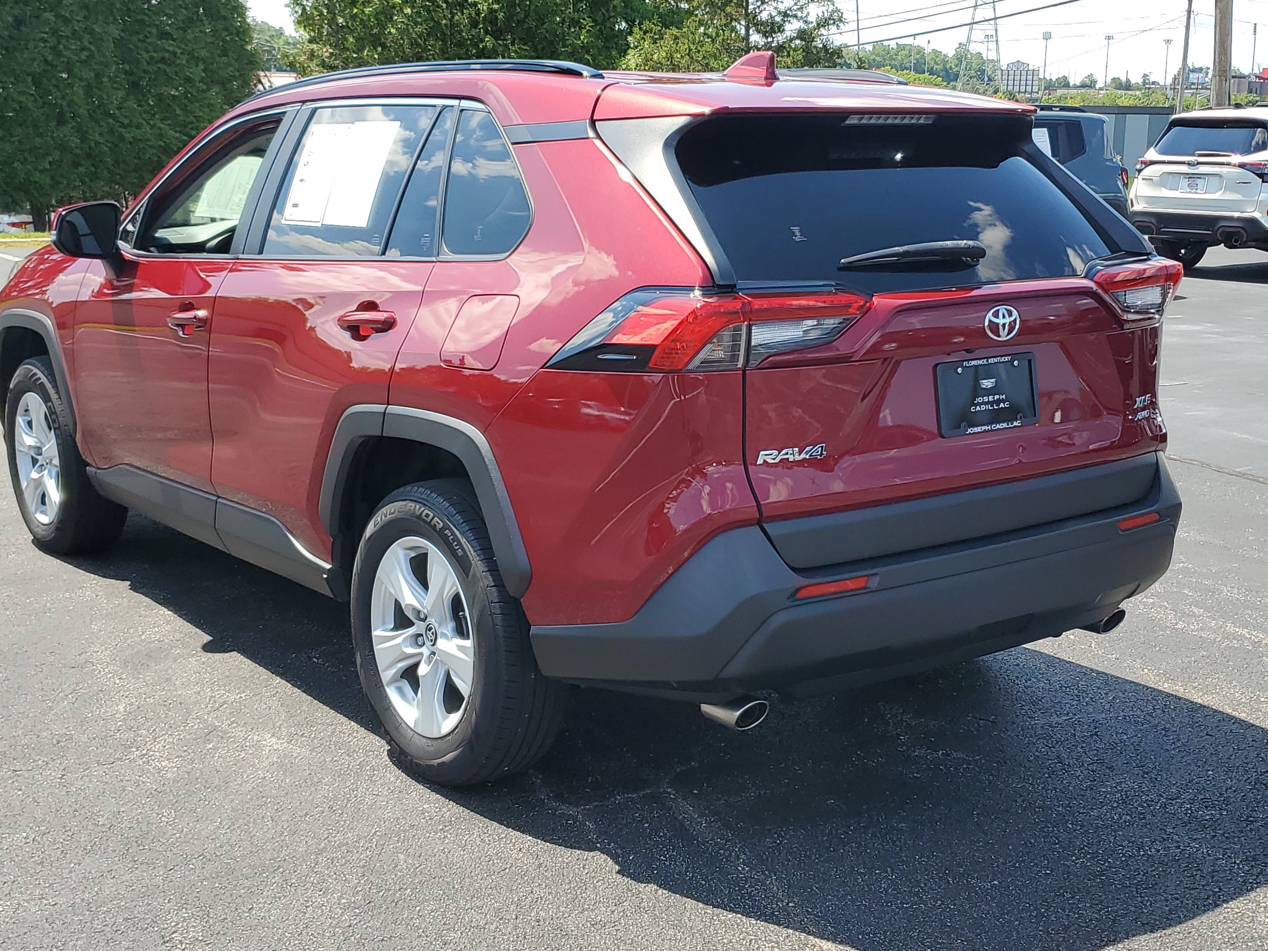 Used 2019 Toyota RAV4 XLE w/ Convenience Package AWD/4WD image 2