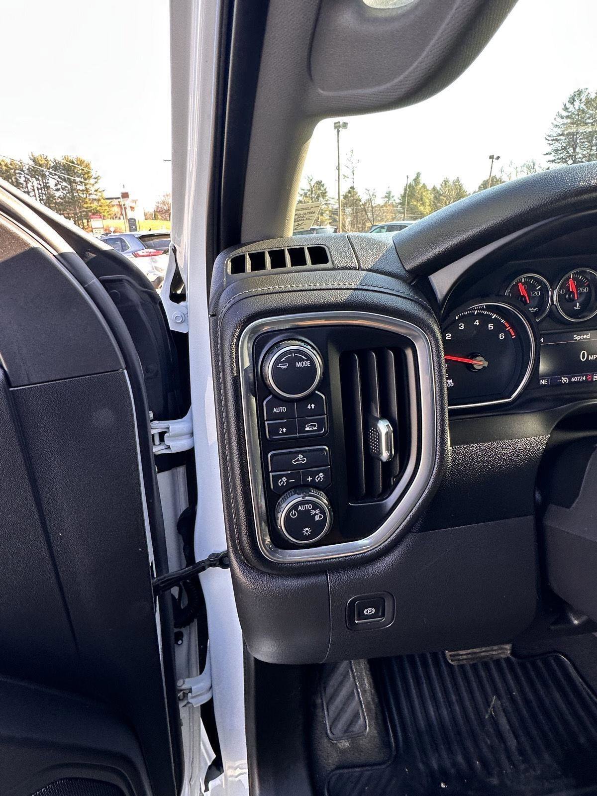 Used 2021 Chevrolet Silverado 1500 LT image 20