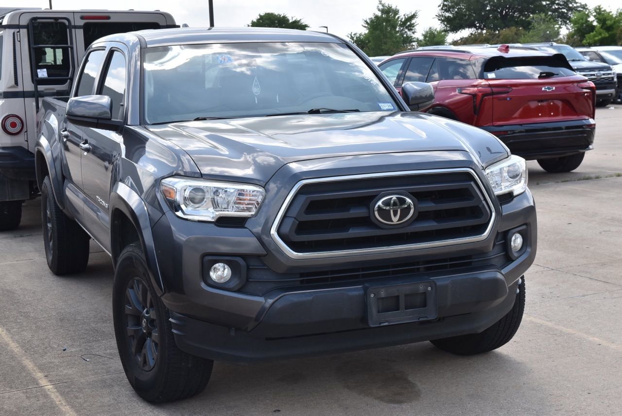 Used 2020 Toyota Tacoma SR5 RWD image 4