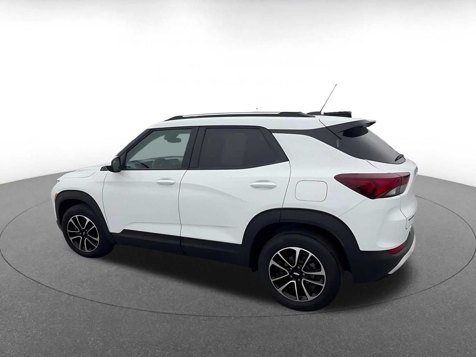 Used 2025 Chevrolet TrailBlazer LT image 9