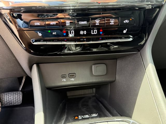 New 2026 Buick Encore GX Avenir w/ Avenir Technology Package FWD image 14