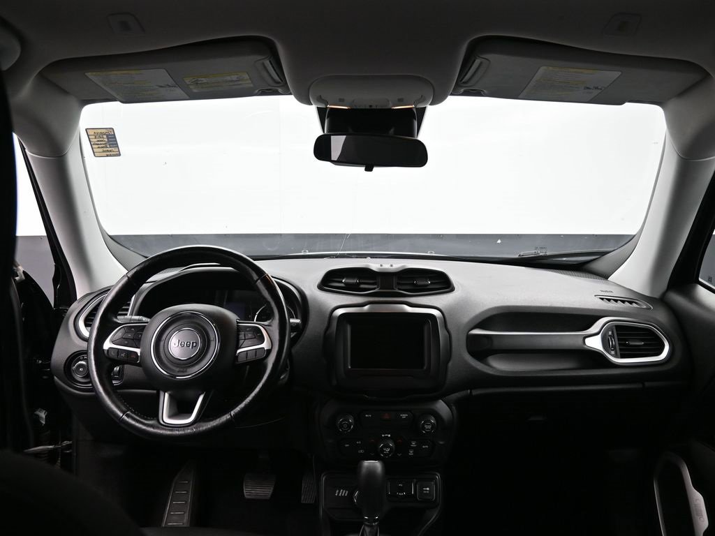 Used 2018 Jeep Renegade Latitude w/ Cold Weather Group image 27