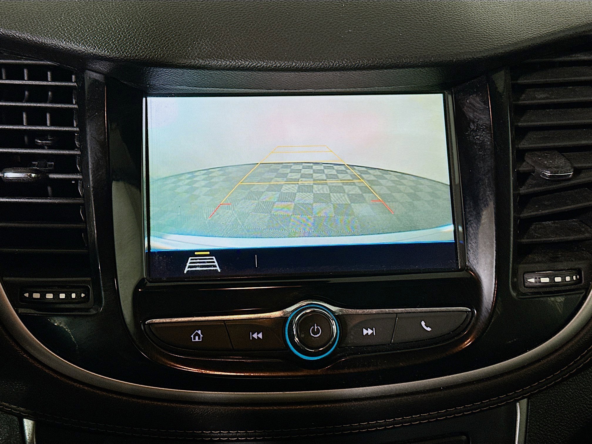 Used 2018 Chevrolet Trax LS FWD image 23