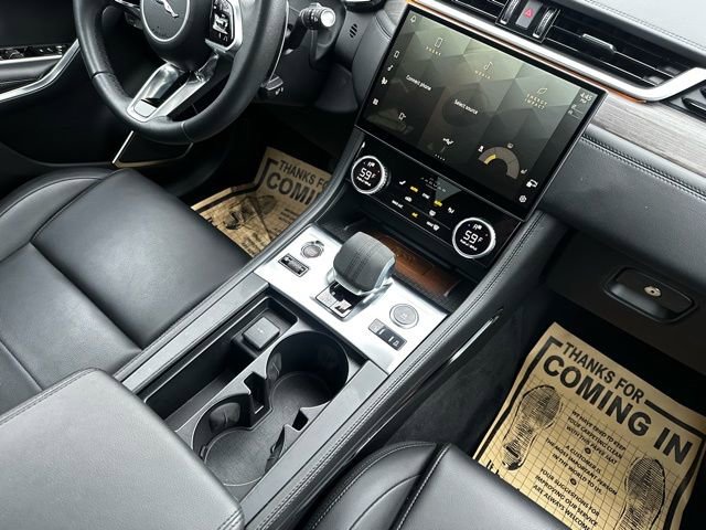Used 2023 Jaguar F-PACE image 28