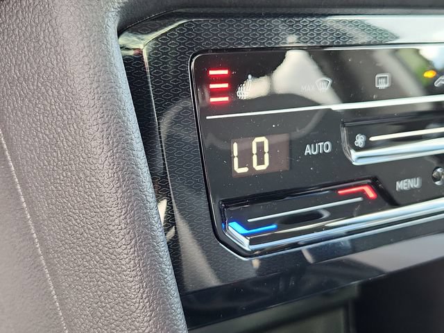 New 2026 Volkswagen Taos SE AWD/4WD image 14