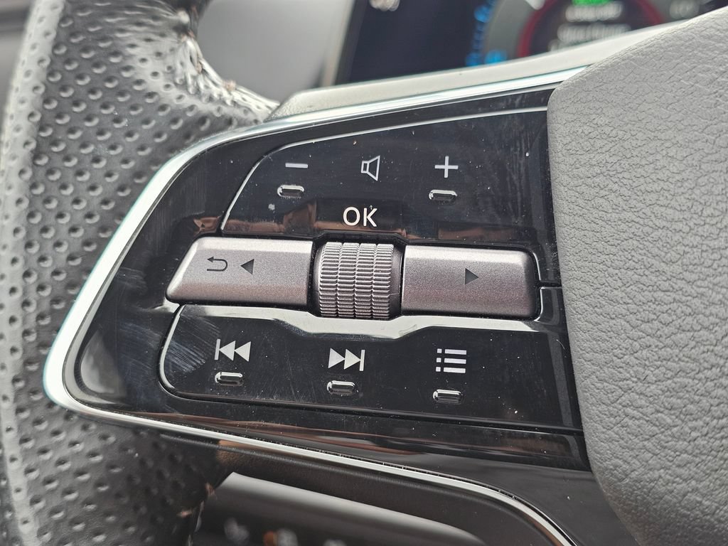 Used 2024 Nissan Ariya AWD image 26