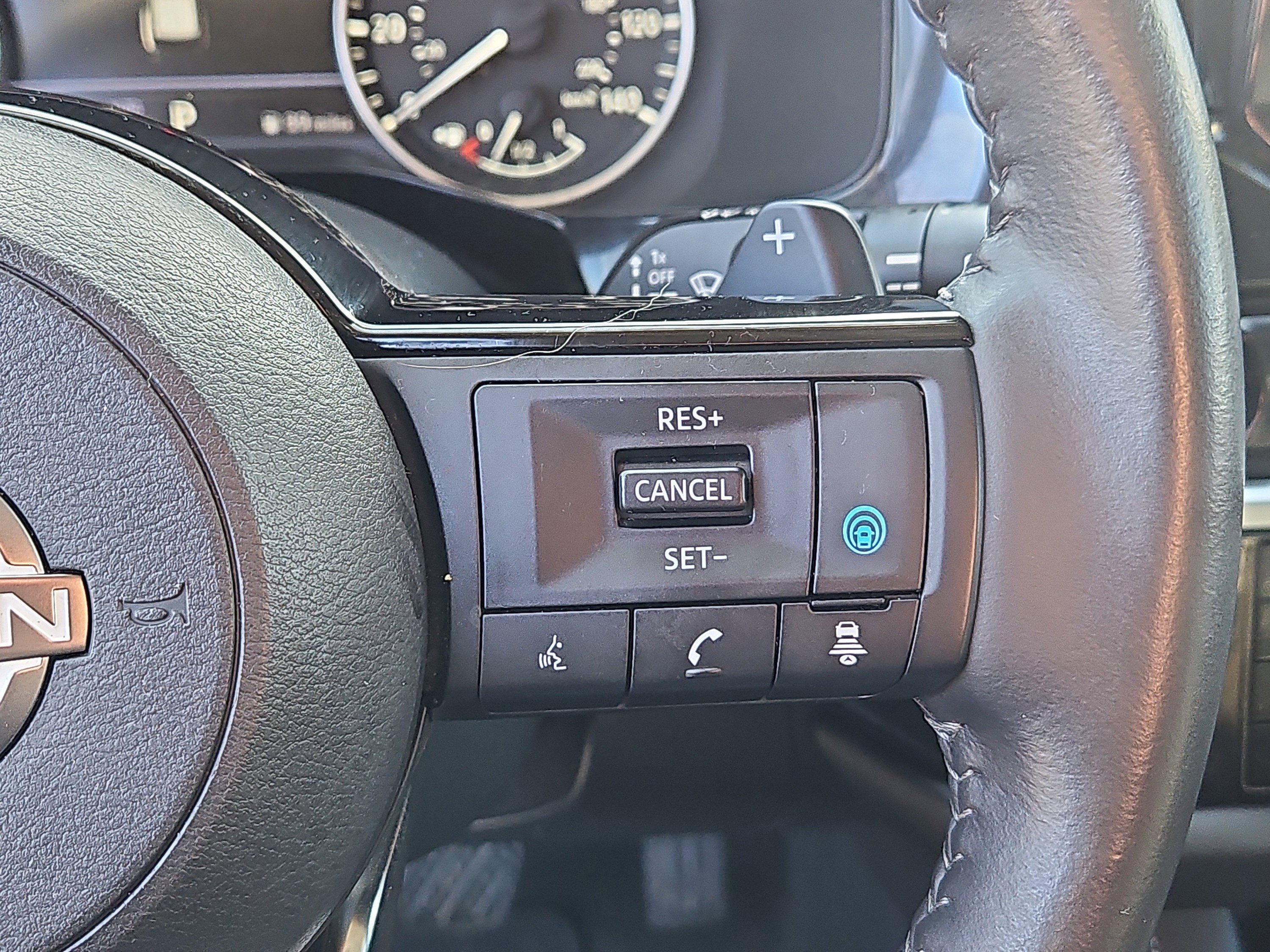 Used 2022 Nissan Pathfinder SL w/ SL Black Package image 19