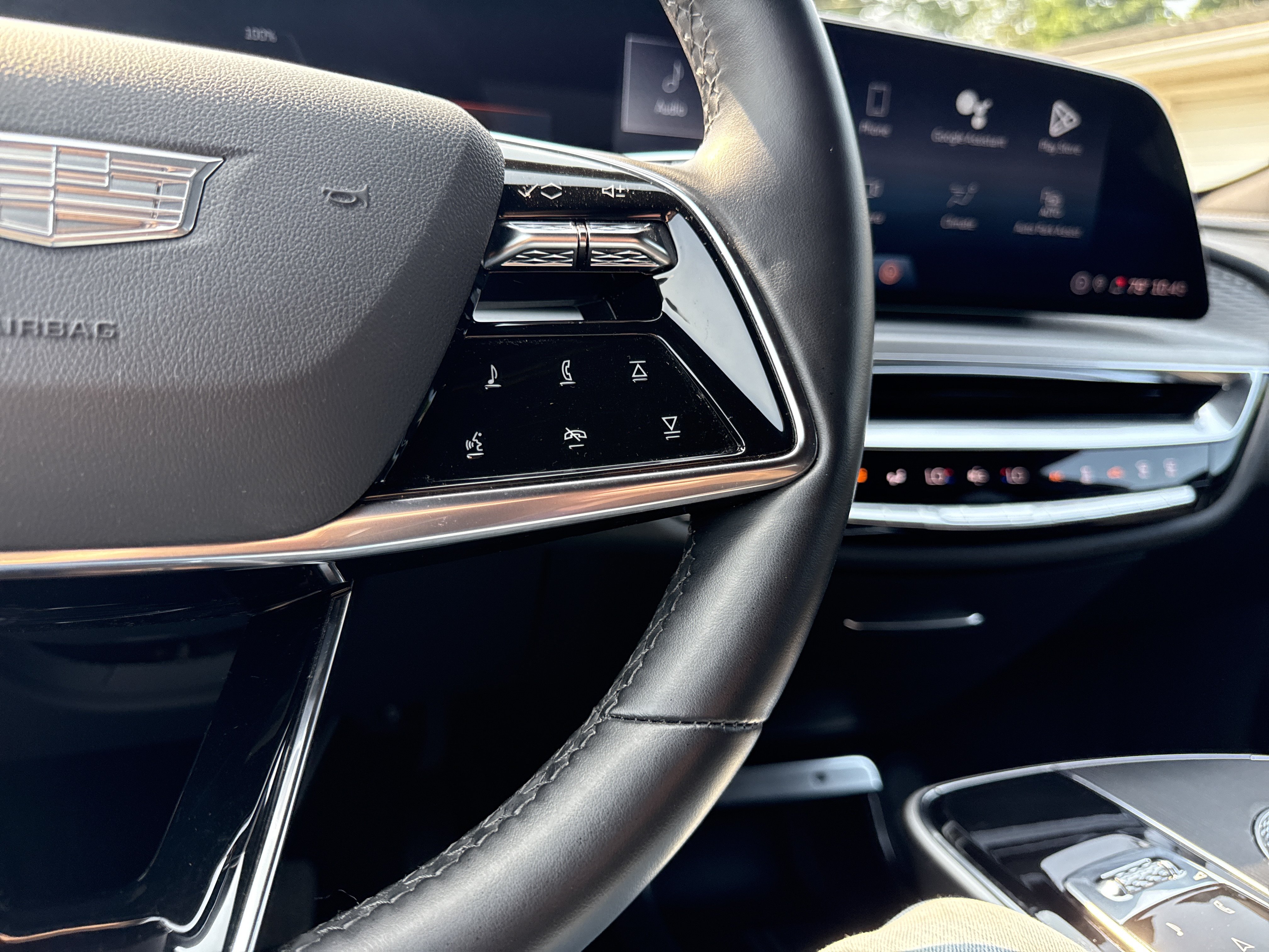 Used 2024 Cadillac Lyriq Luxury AWD/4WD image 27