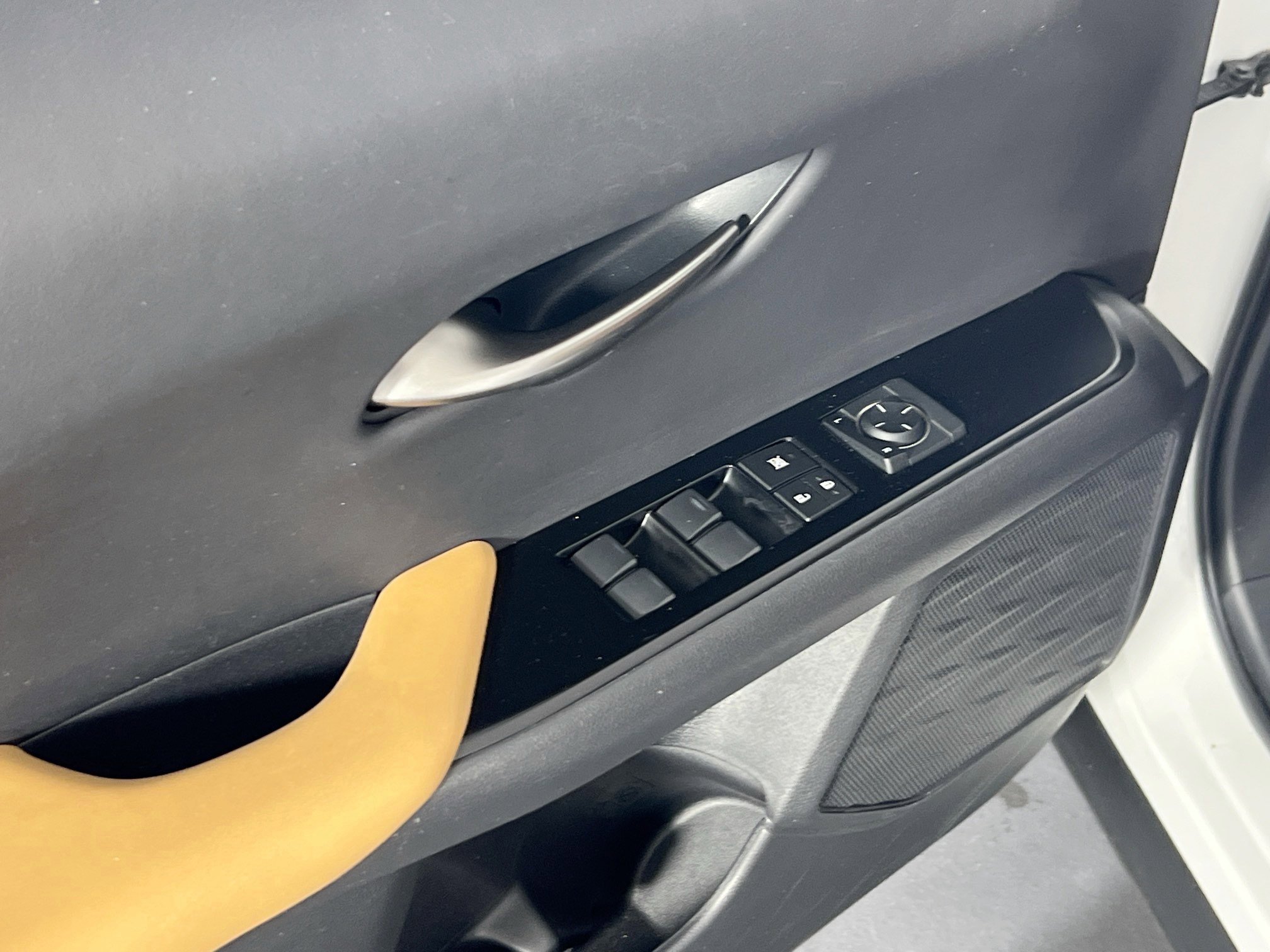 Used 2023 Lexus UX 250h AWD w/ Premium Package image 18