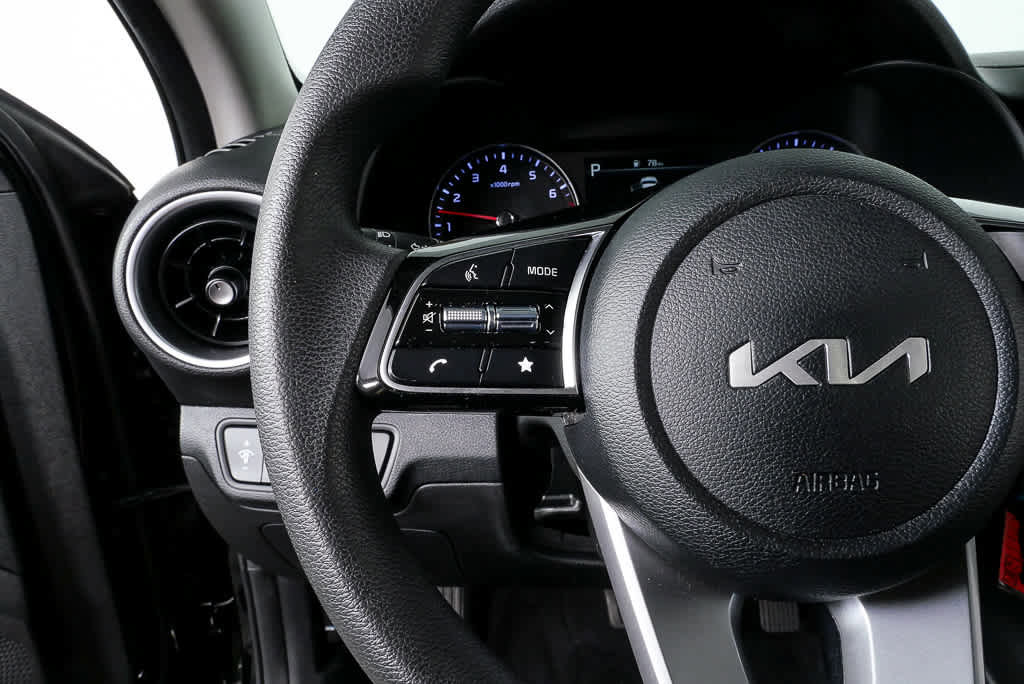 Used 2024 Kia Forte LXS w/ LXS Technology Package FWD image 9