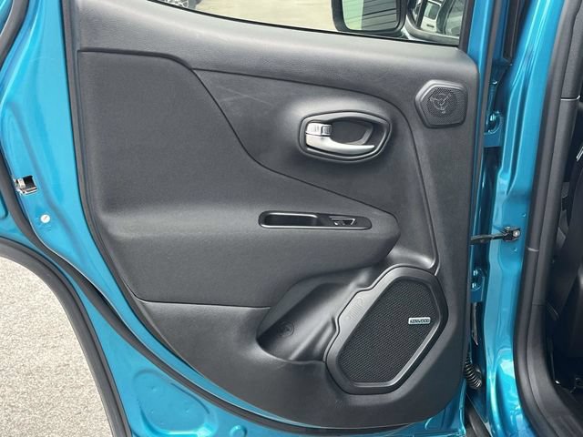 Certified 2021 Jeep Renegade Latitude w/ Luxury Group I FWD image 17