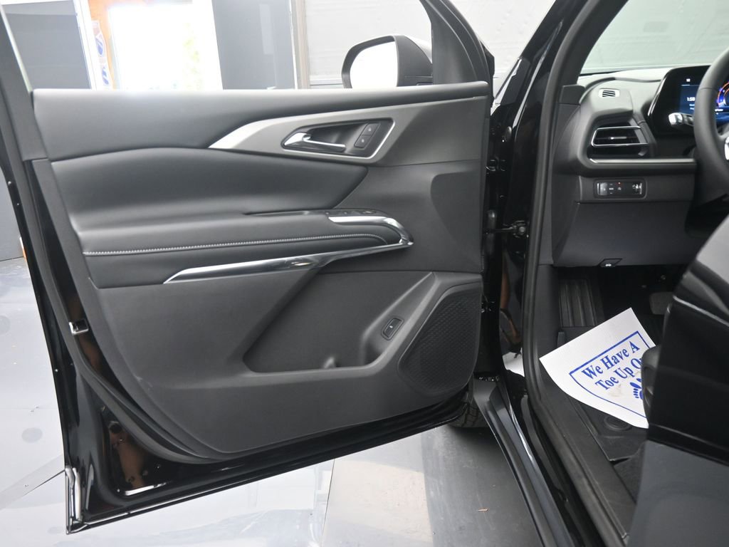 New 2026 Chevrolet Traverse LT w/ Driver Confidence Package image 12
