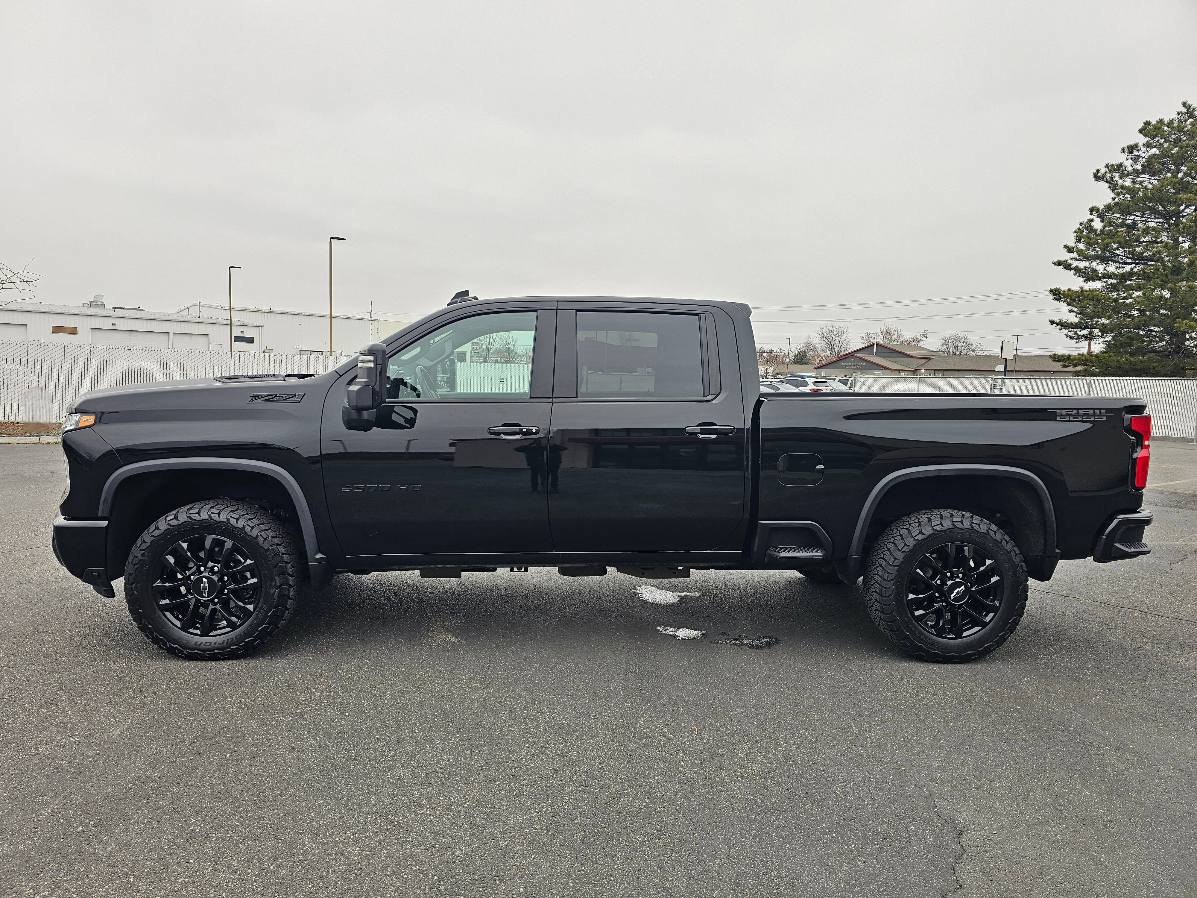 Used 2025 Chevrolet Silverado 3500 LTZ image 3