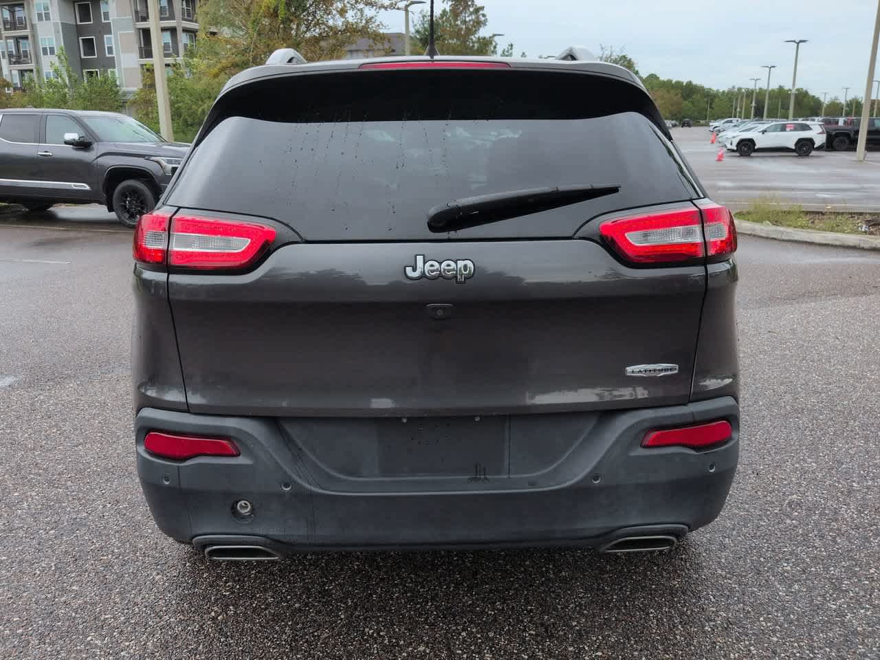 Used 2017 Jeep Cherokee Latitude w/ Safety/Convenience Group FWD image 5
