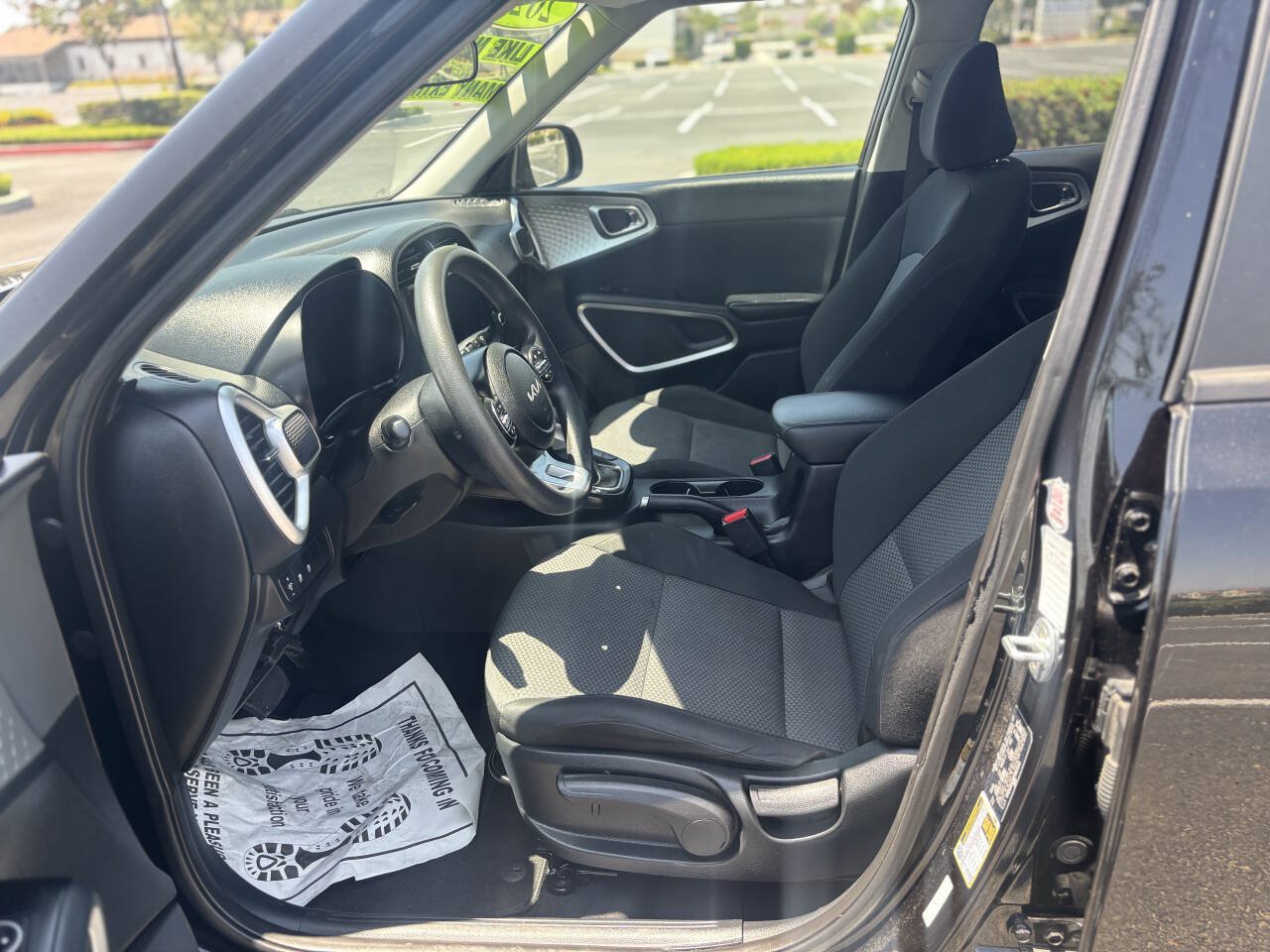 Used 2023 Kia Soul LX w/ LX Technology Package FWD image 3