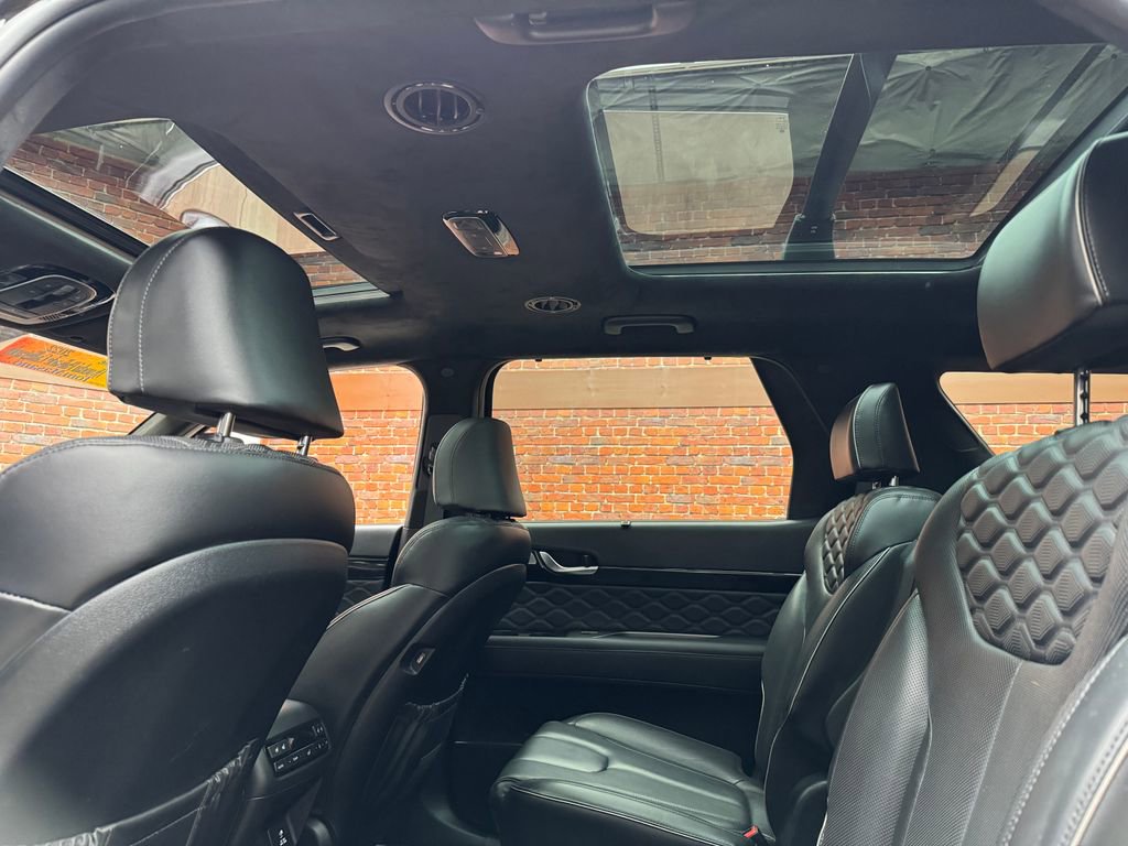 Used 2022 Hyundai Palisade Calligraphy w/ Cargo Package image 3