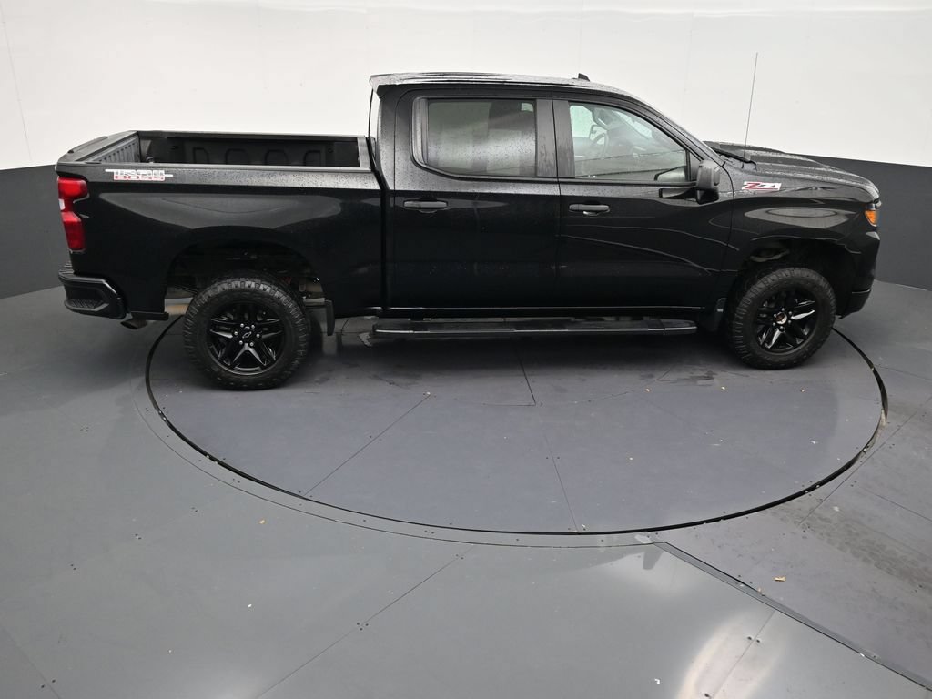 Used 2023 Chevrolet Silverado 1500 Custom Trail Boss AWD/4WD image 18
