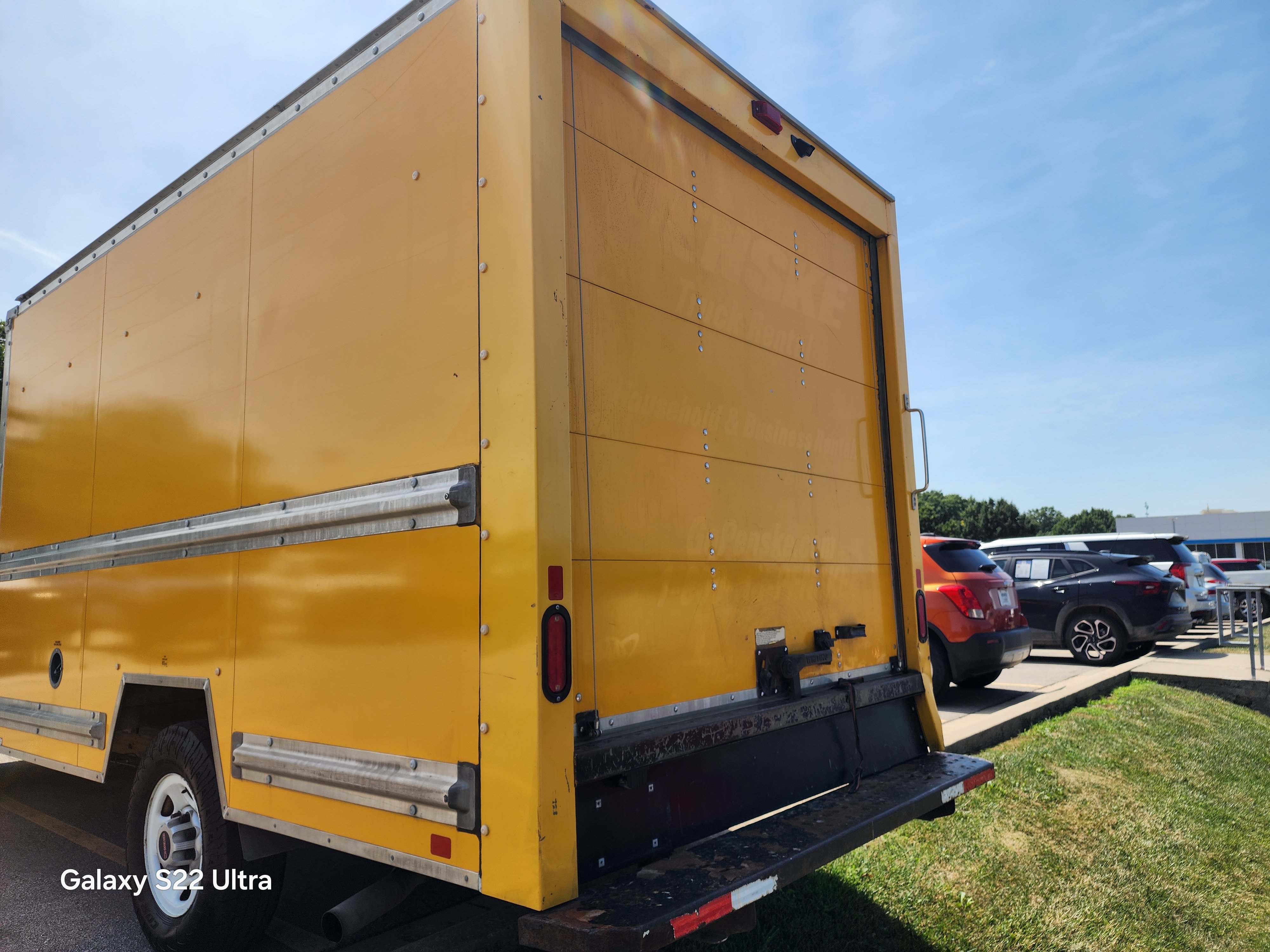 Used 2019 GMC Savana 3500 w/ Driver Convenience Package RWD image 30