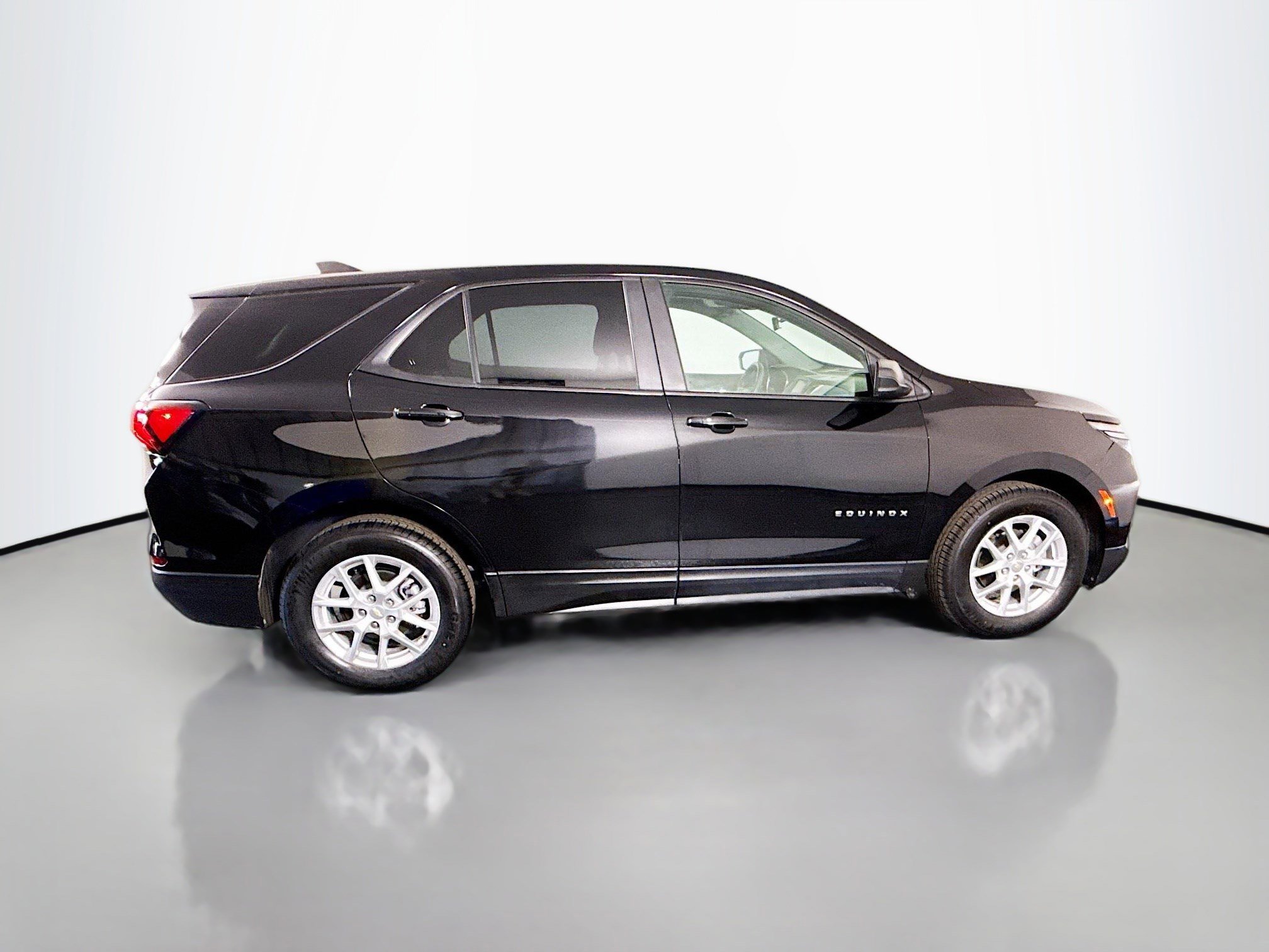 Used 2022 Chevrolet Equinox LS w/ LS Convenience Package image 11