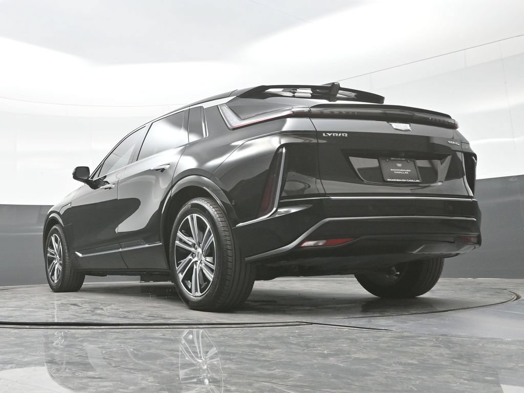 Certified 2024 Cadillac Lyriq Luxury AWD/4WD image 22