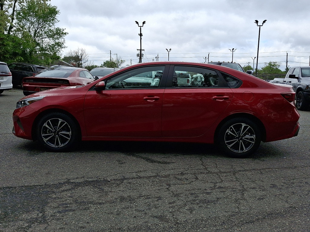 Used 2024 Kia Forte LXS FWD image 2