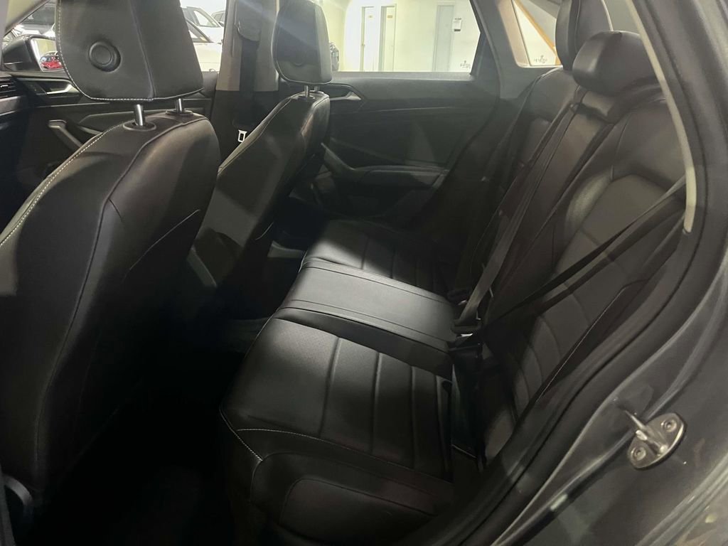 Used 2023 Volkswagen Jetta SE image 14