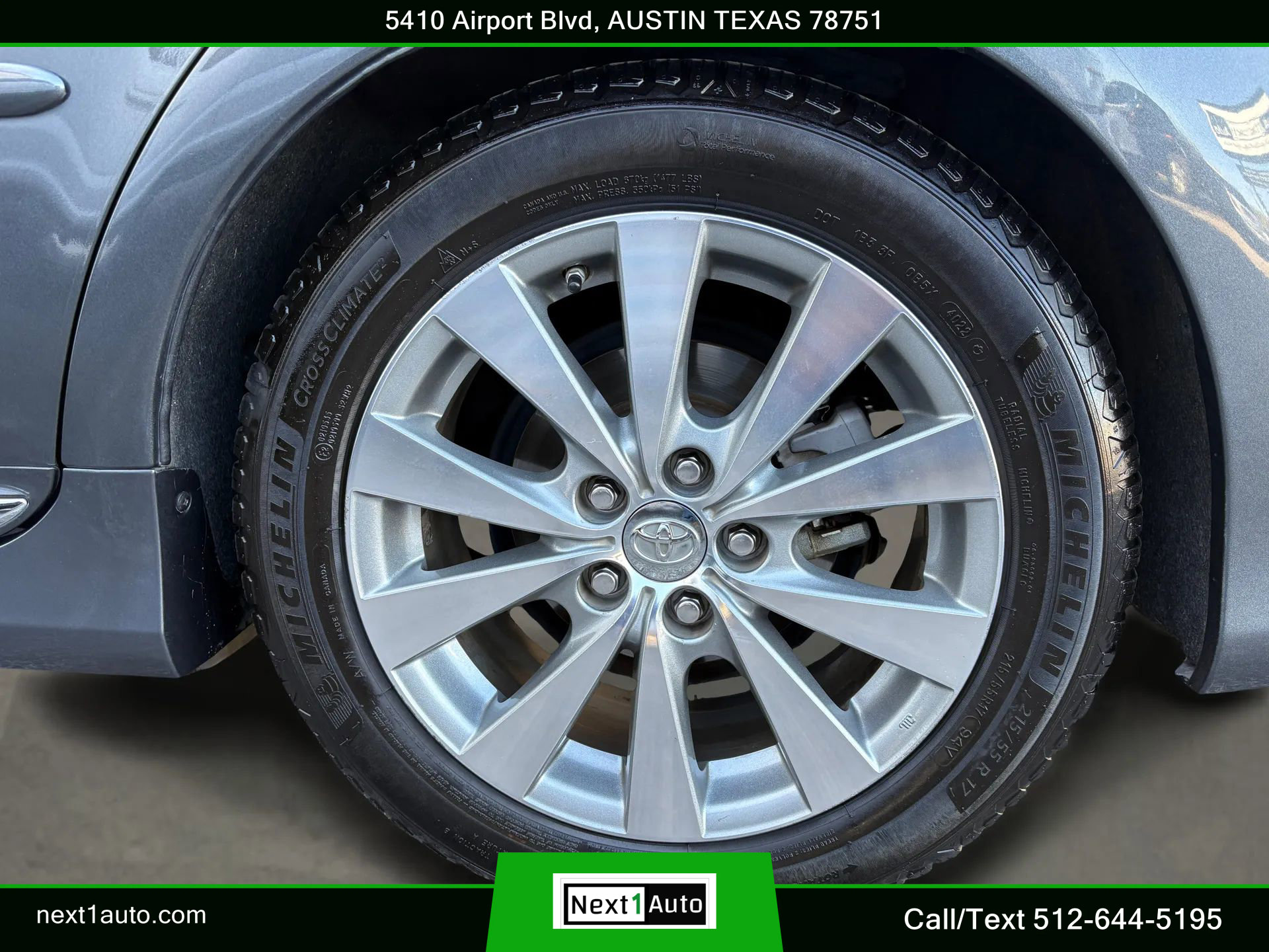 Used 2012 Toyota Avalon Limited image 43