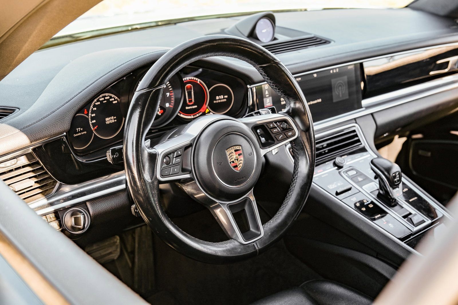 Used 2018 Porsche Panamera 4 AWD/4WD image 11