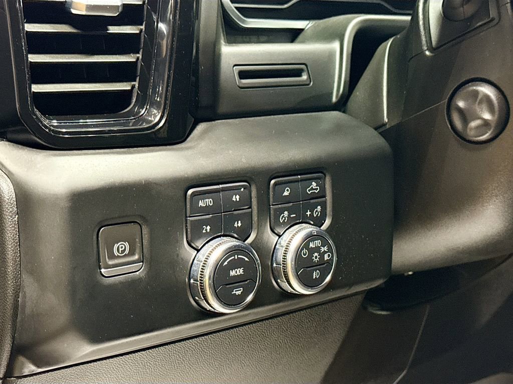 Used 2023 GMC Sierra 1500 AT4 image 10