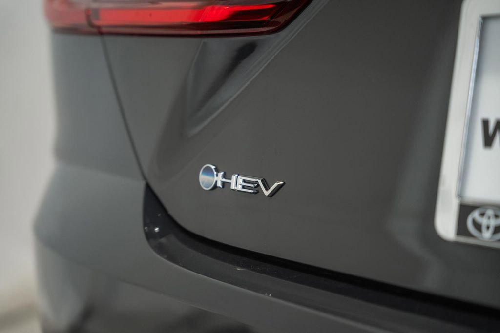 New 2026 Toyota Camry SE FWD image 8