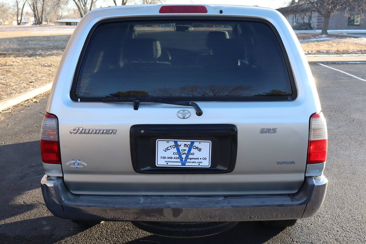 Used 2000 Toyota 4Runner SR5 image 6