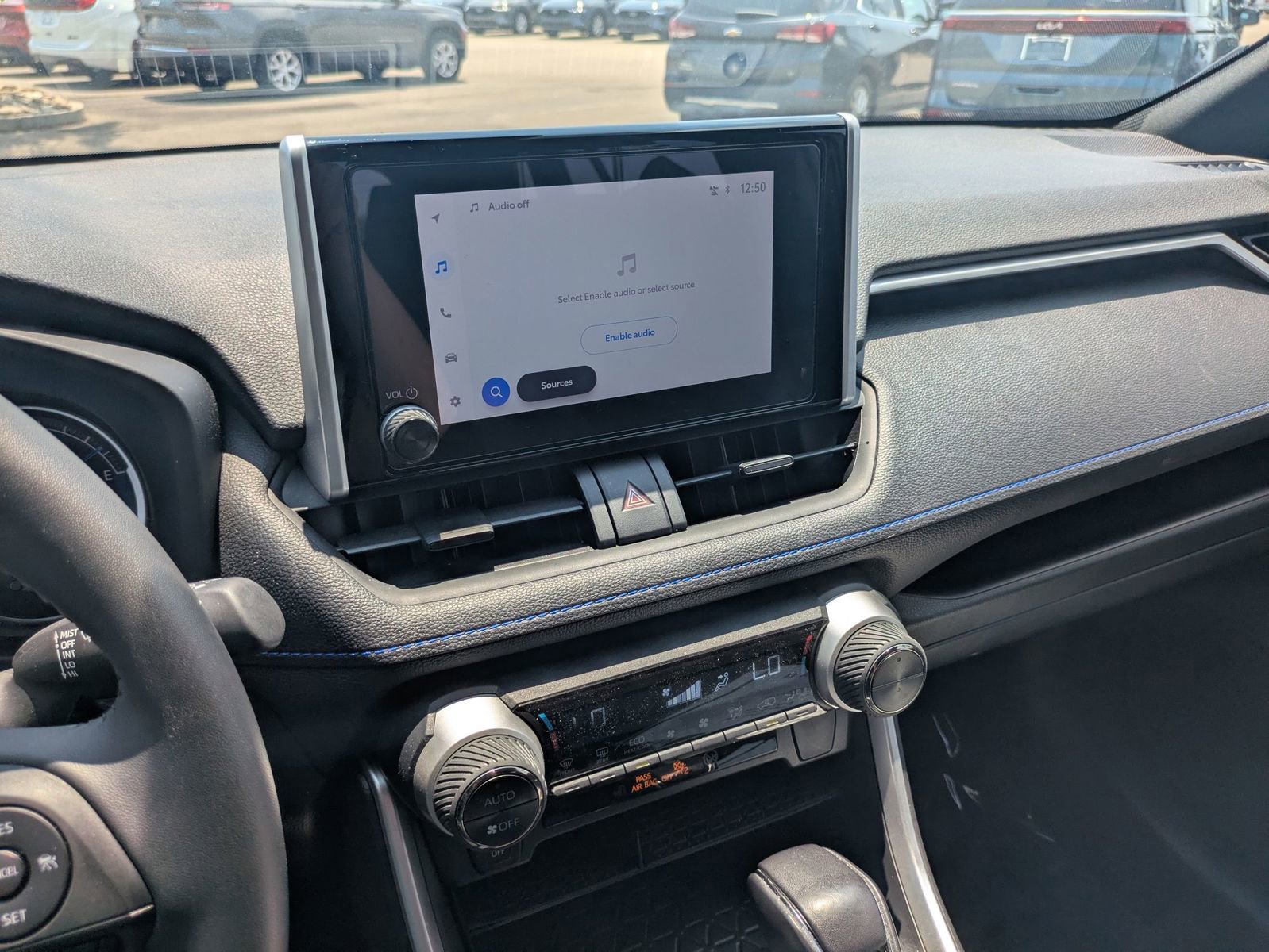 Used 2024 Toyota RAV4 SE image 33