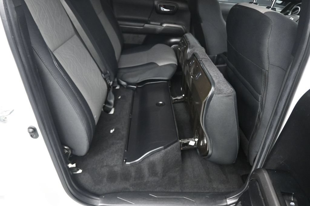 Used 2022 Toyota Tacoma TRD Off-Road RWD image 37