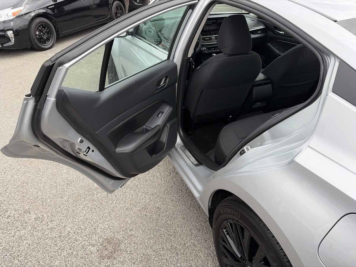 Used 2025 Nissan Altima 2.5 SV w/ SV Special Edition Package FWD image 8