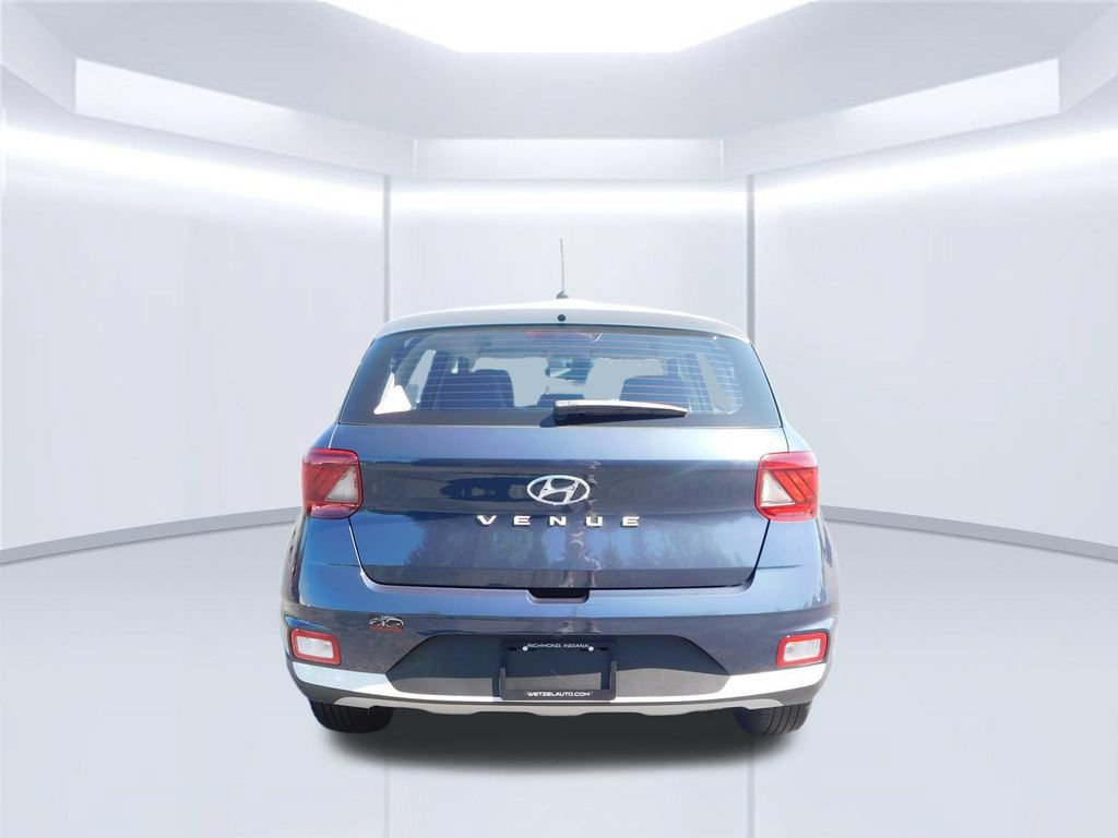 Used 2025 Hyundai Venue Limited FWD image 4