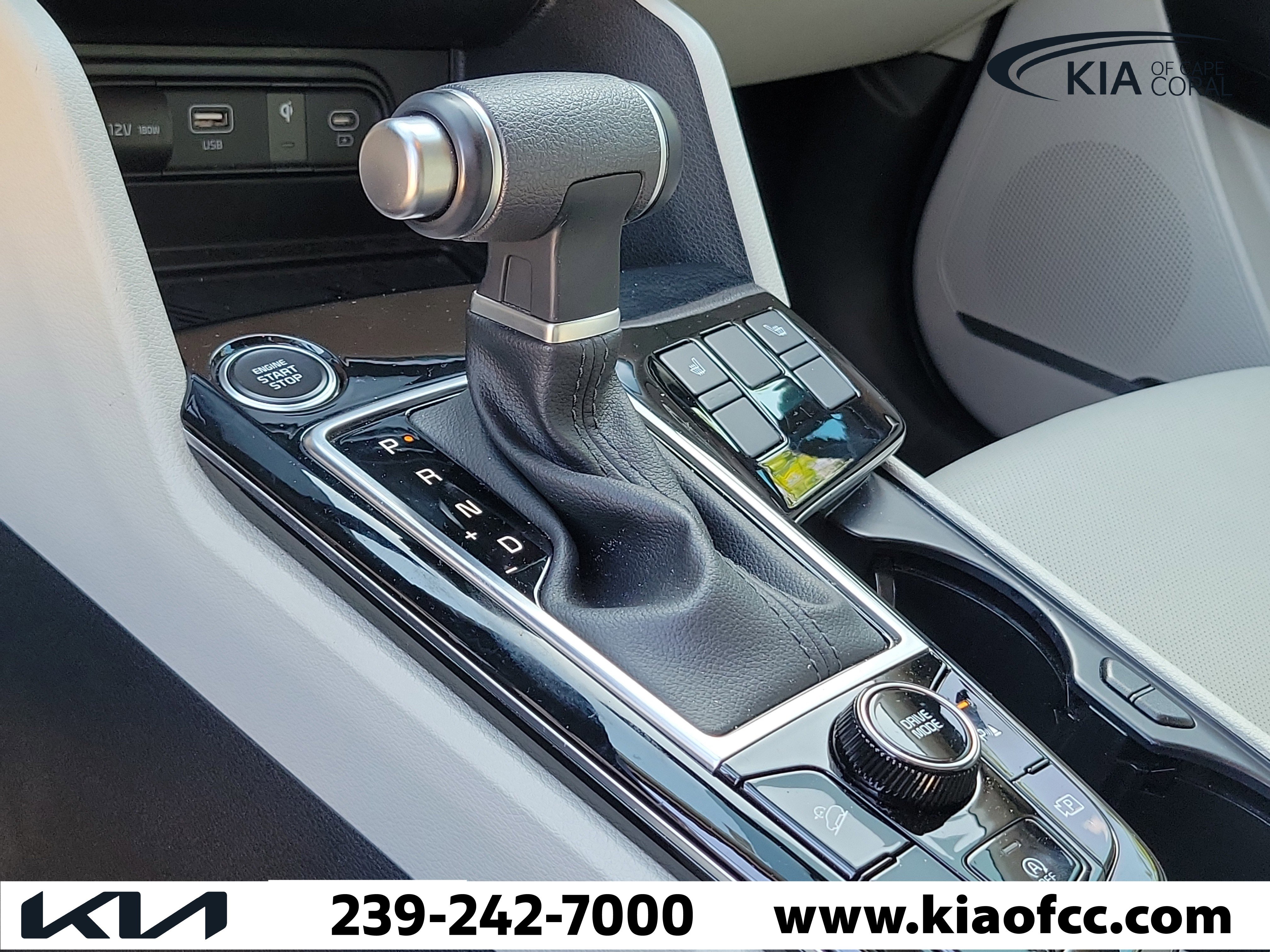 Certified 2025 Kia Sportage EX FWD image 30