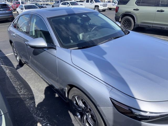 Used 2024 Honda Accord EX-L image 2