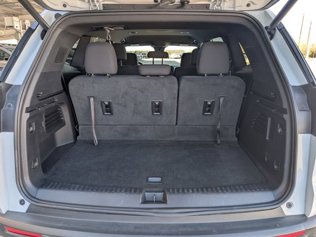 Used 2025 GMC Acadia Elevation image 28