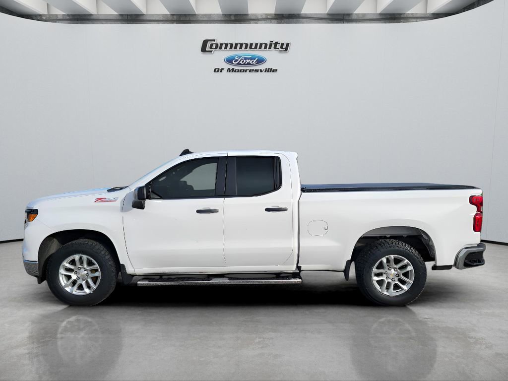 Used 2025 Chevrolet Silverado 1500 W/T w/ WT Value Package image 5