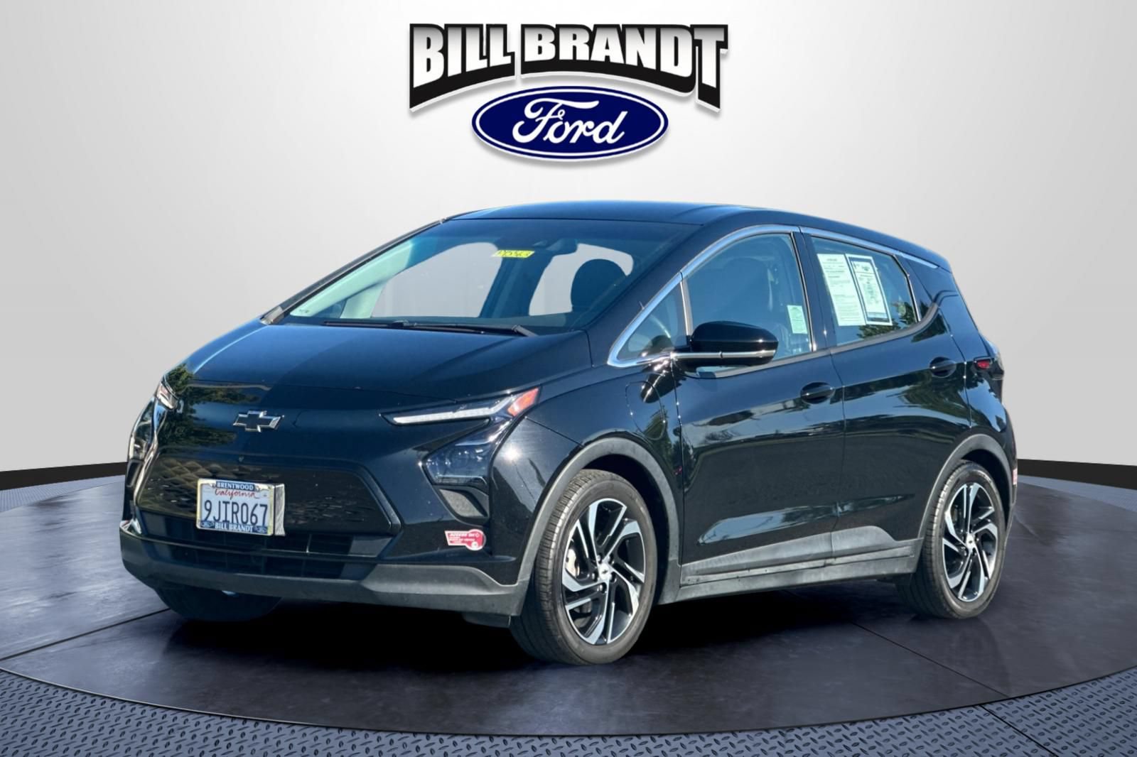Used 2023 Chevrolet Bolt LT w/ Infotainment Package FWD image 7