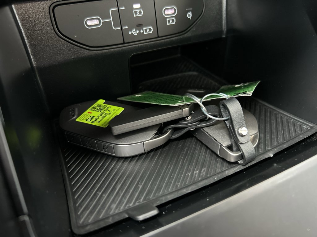Certified 2025 Kia Sorento X-Line EX AWD/4WD image 32