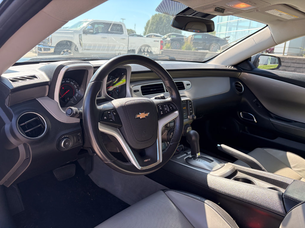 Used 2015 Chevrolet Camaro SS w/ RS Package RWD image 9