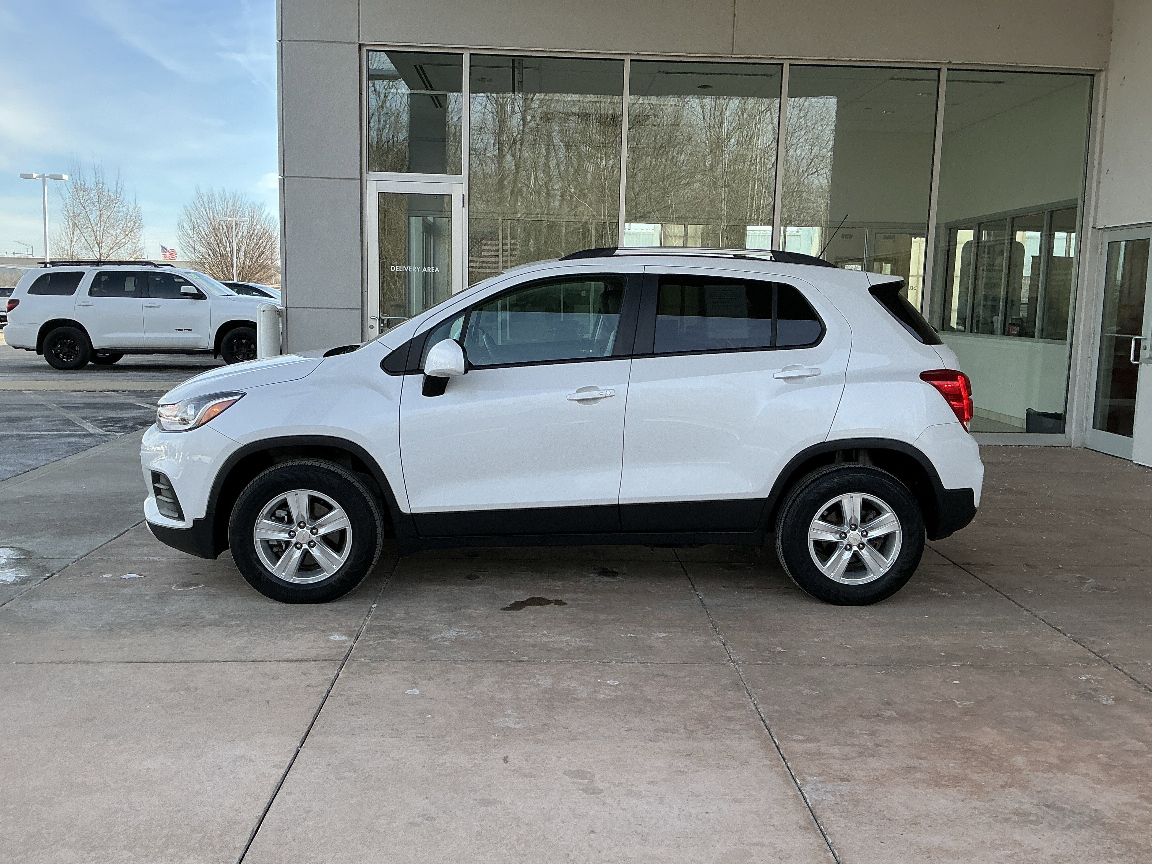 Used 2022 Chevrolet Trax LT w/ LT Convenience Package image 19