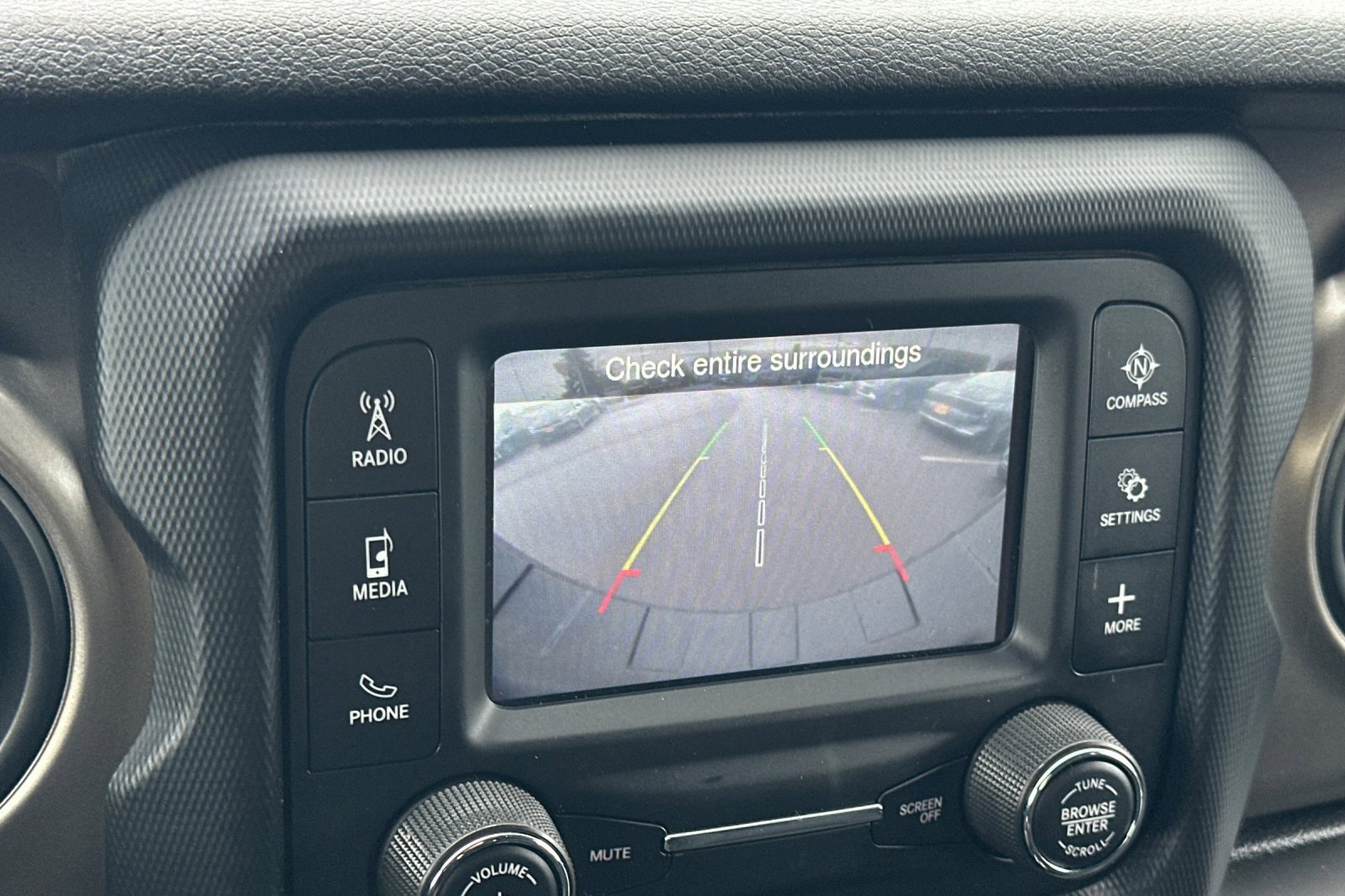 Used 2018 Jeep Wrangler Sport image 15