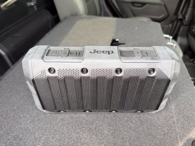 Used 2024 Jeep Gladiator Mojave AWD/4WD image 27
