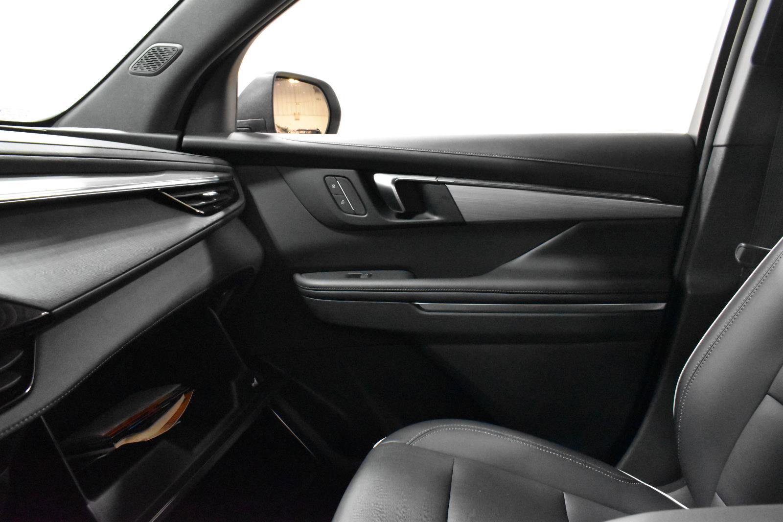 Used 2025 Buick Enclave Preferred image 23