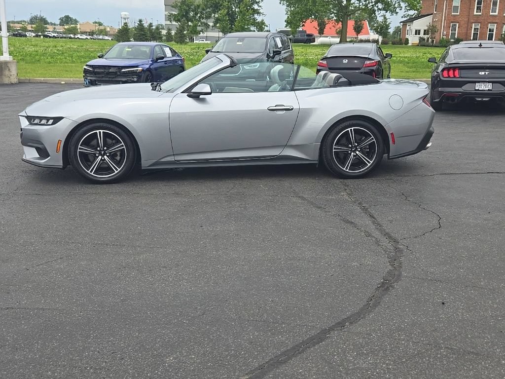 Used 2024 Ford Mustang Premium RWD image 4