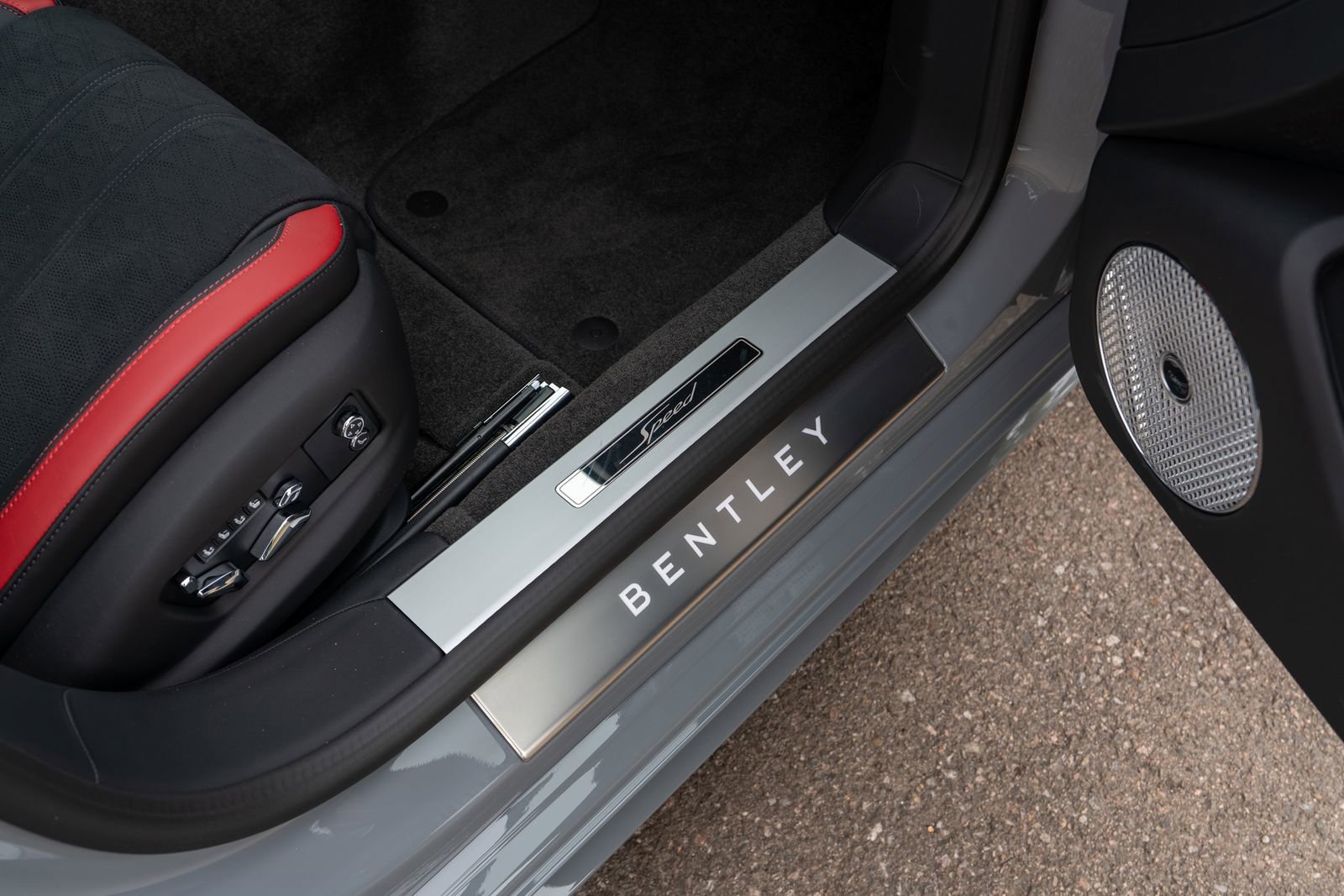 New 2025 Bentley Flying Spur Plug-In Hybrid image 43